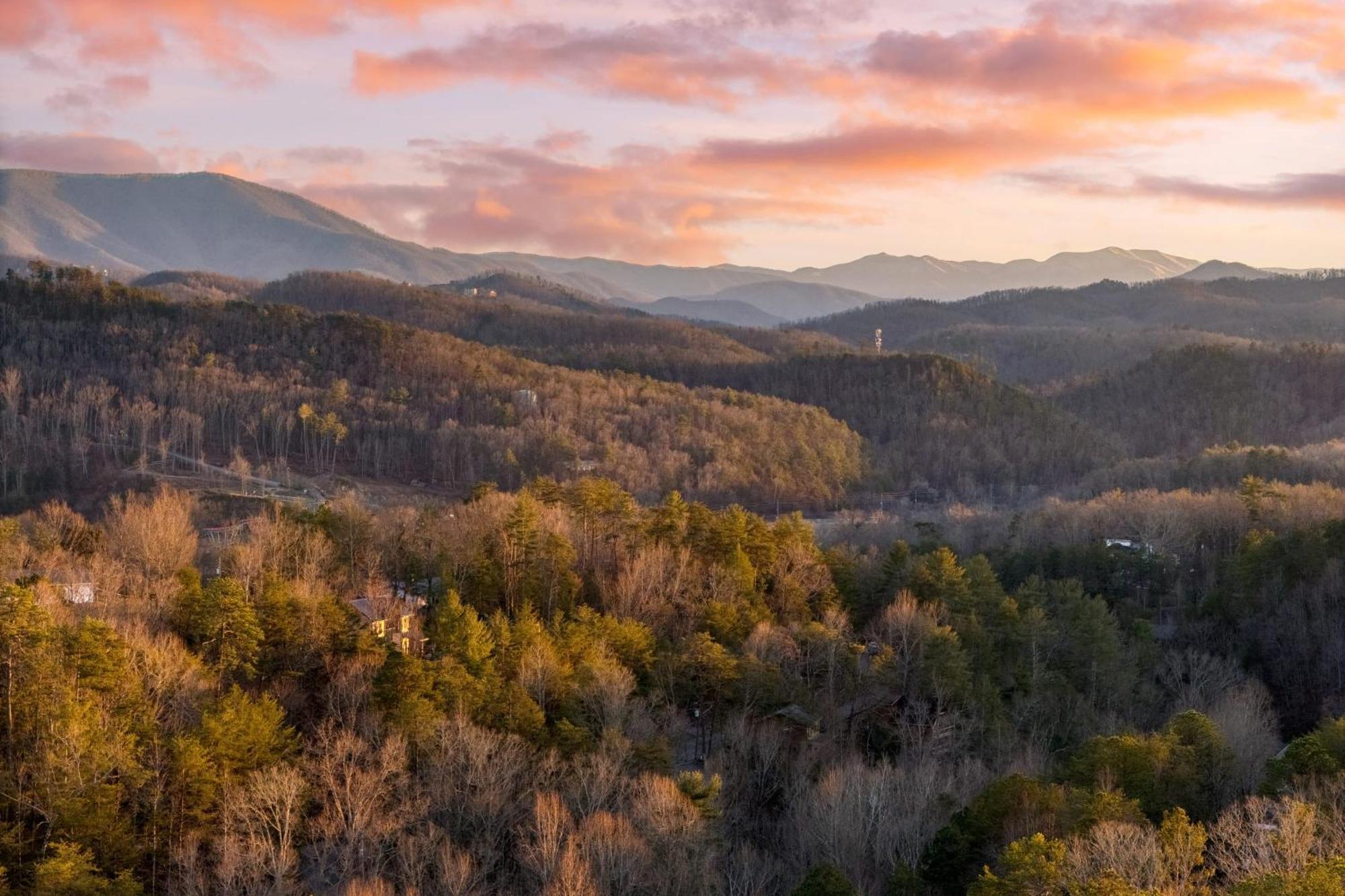 Pink Pines Avantstay Luxury Aesthetic Dream Home Indoor Pool Hot Tub Pigeon Forge Bagian luar foto
