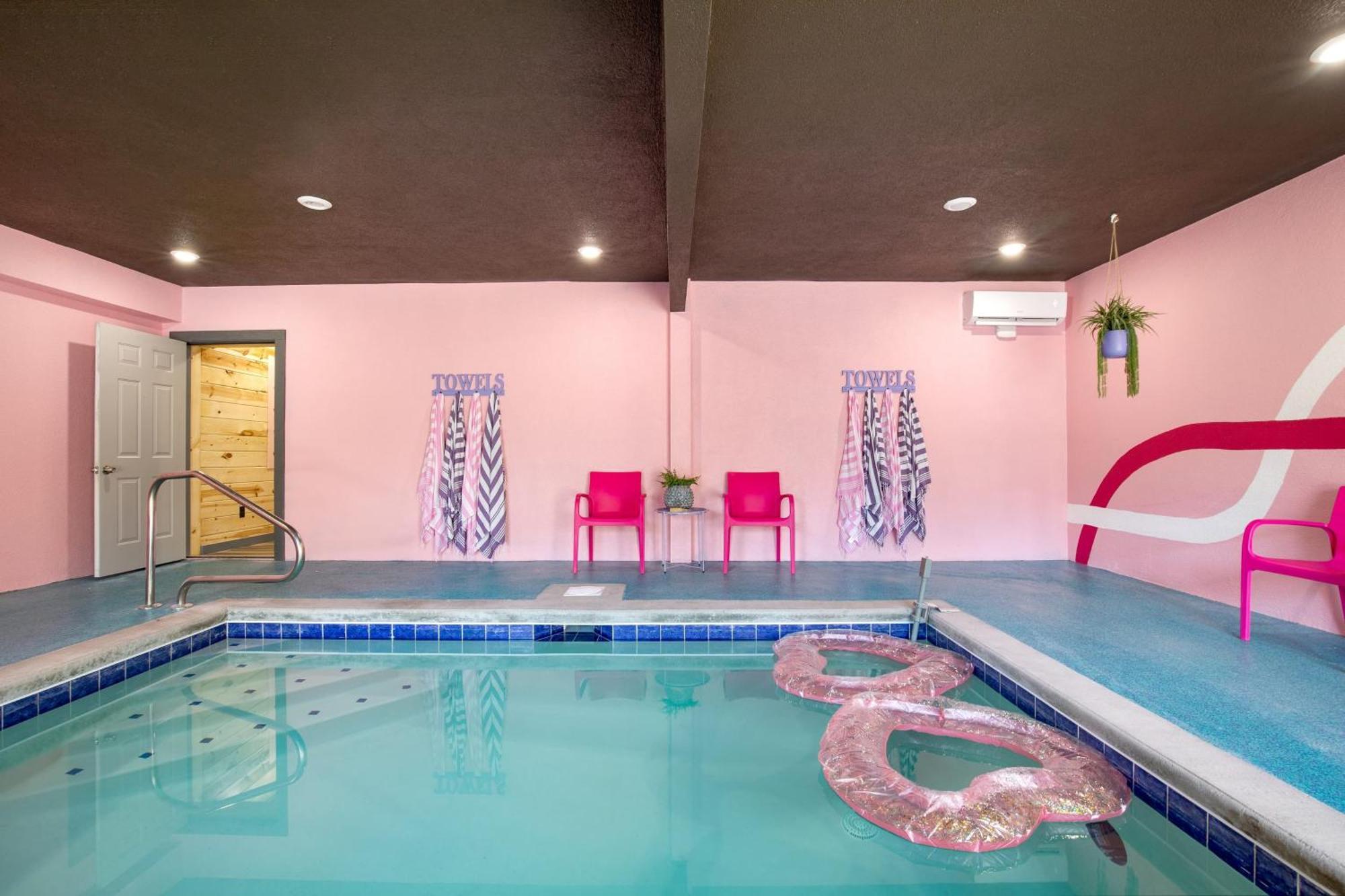 Pink Pines Avantstay Luxury Aesthetic Dream Home Indoor Pool Hot Tub Pigeon Forge Bagian luar foto